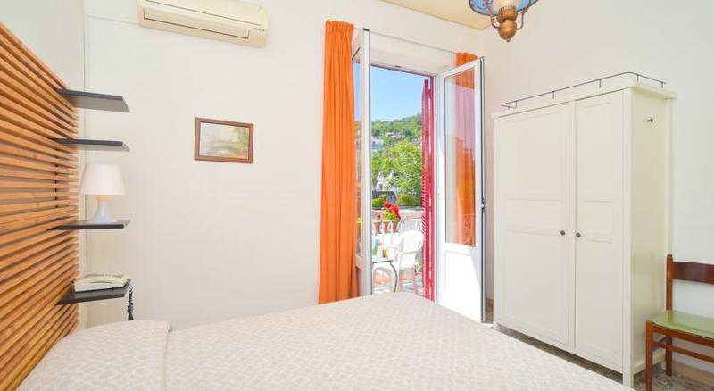 Charme Hotel La Villa Tina Искья Экстерьер фото