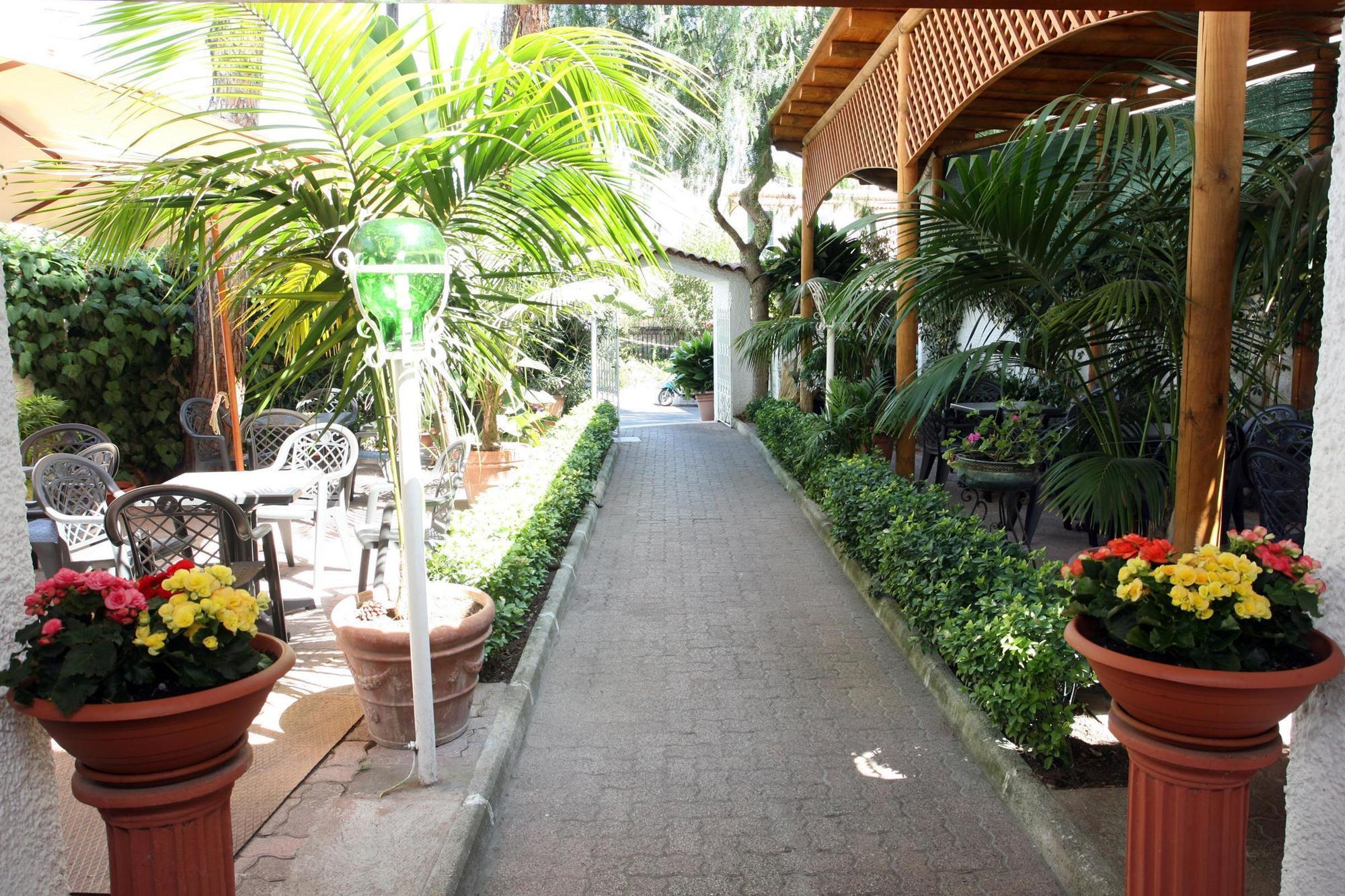 Charme Hotel La Villa Tina Искья Экстерьер фото
