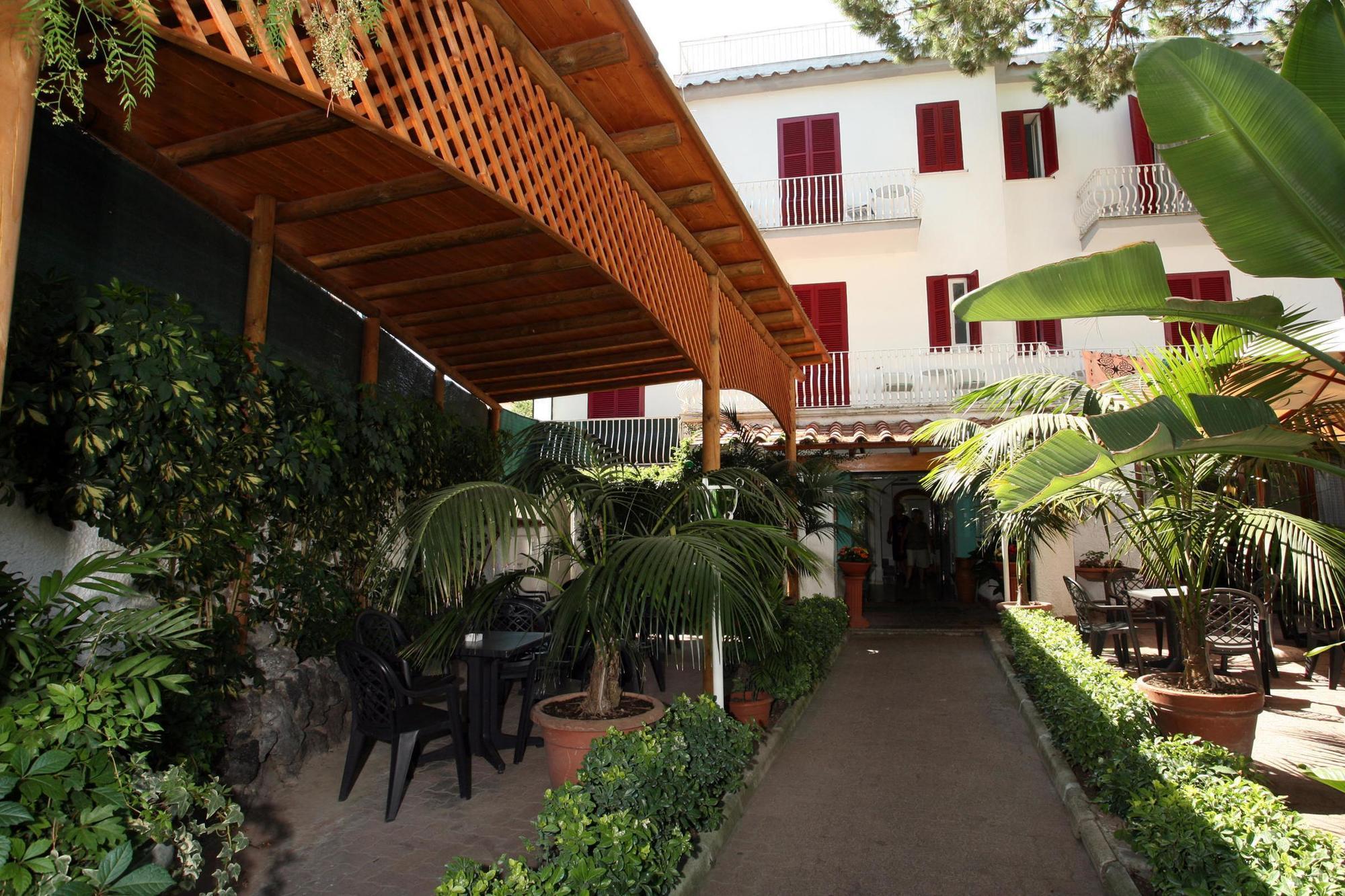 Charme Hotel La Villa Tina Искья Экстерьер фото