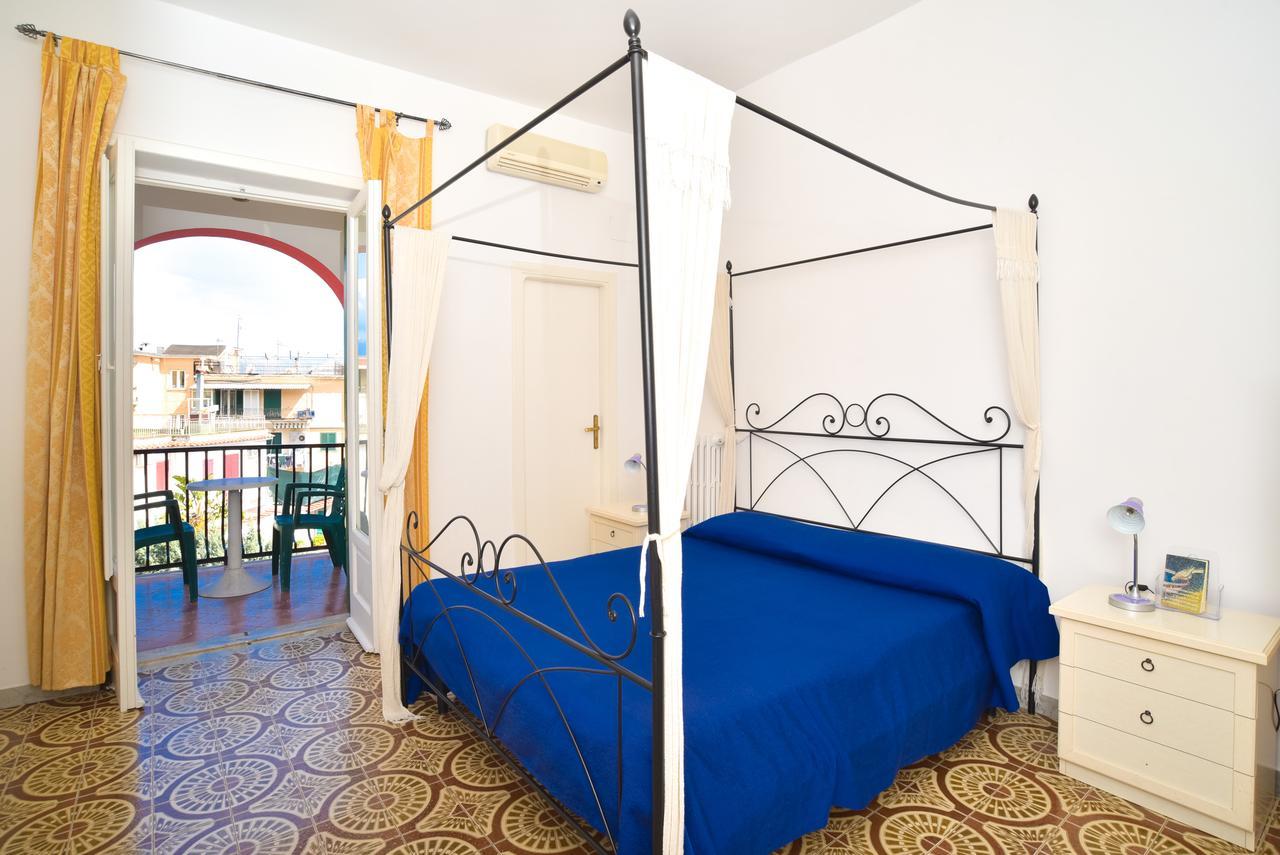 Charme Hotel La Villa Tina Искья Экстерьер фото