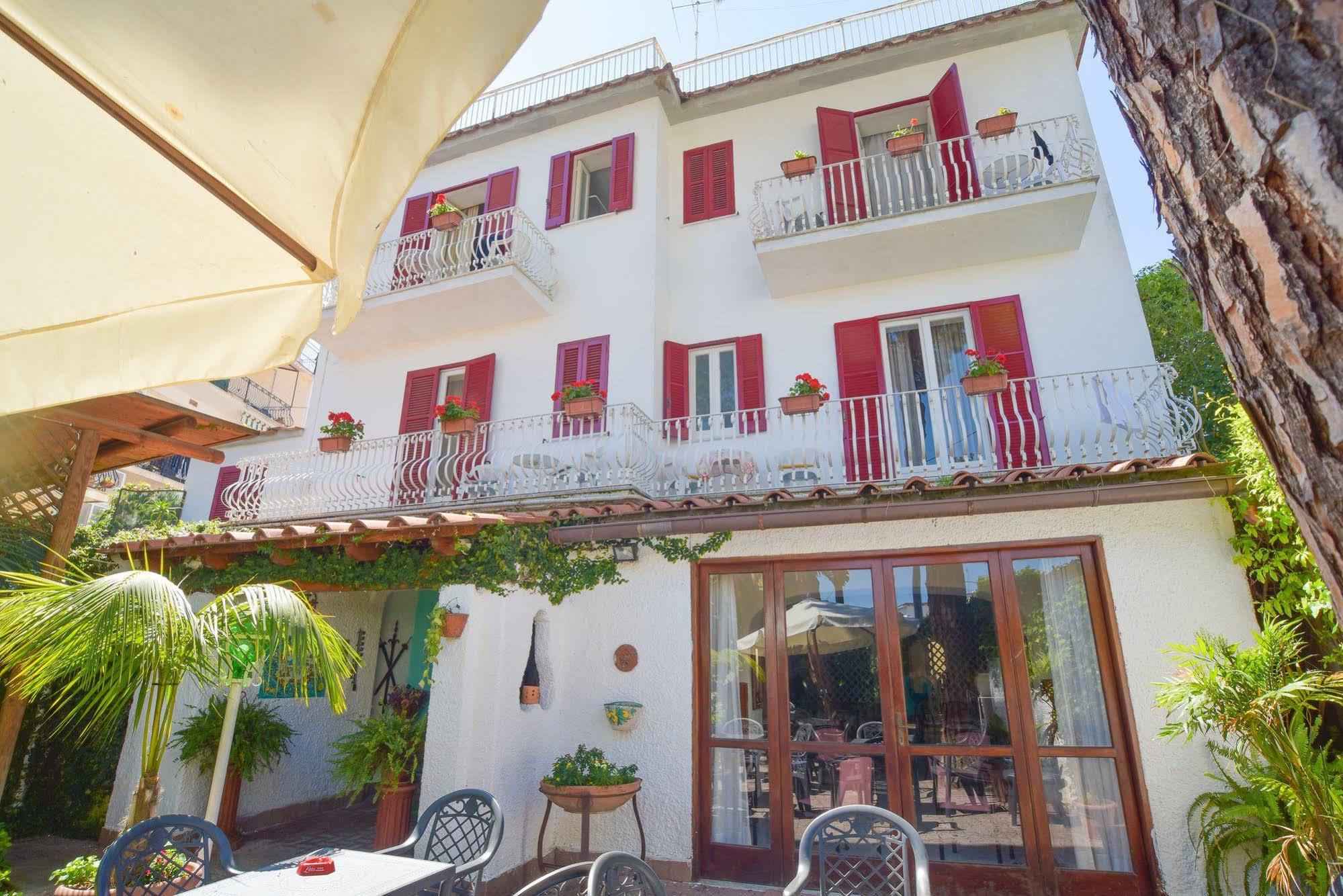 Charme Hotel La Villa Tina Искья Экстерьер фото