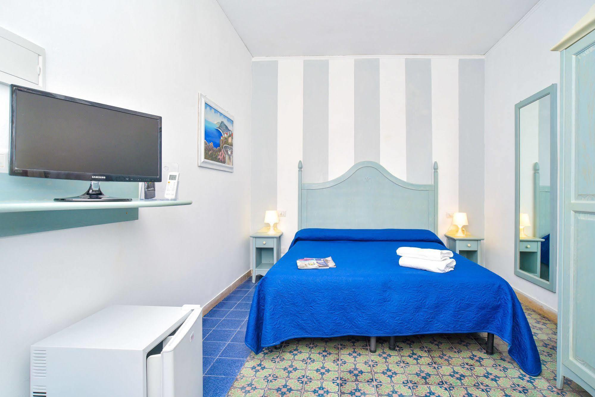 Charme Hotel La Villa Tina Искья Экстерьер фото