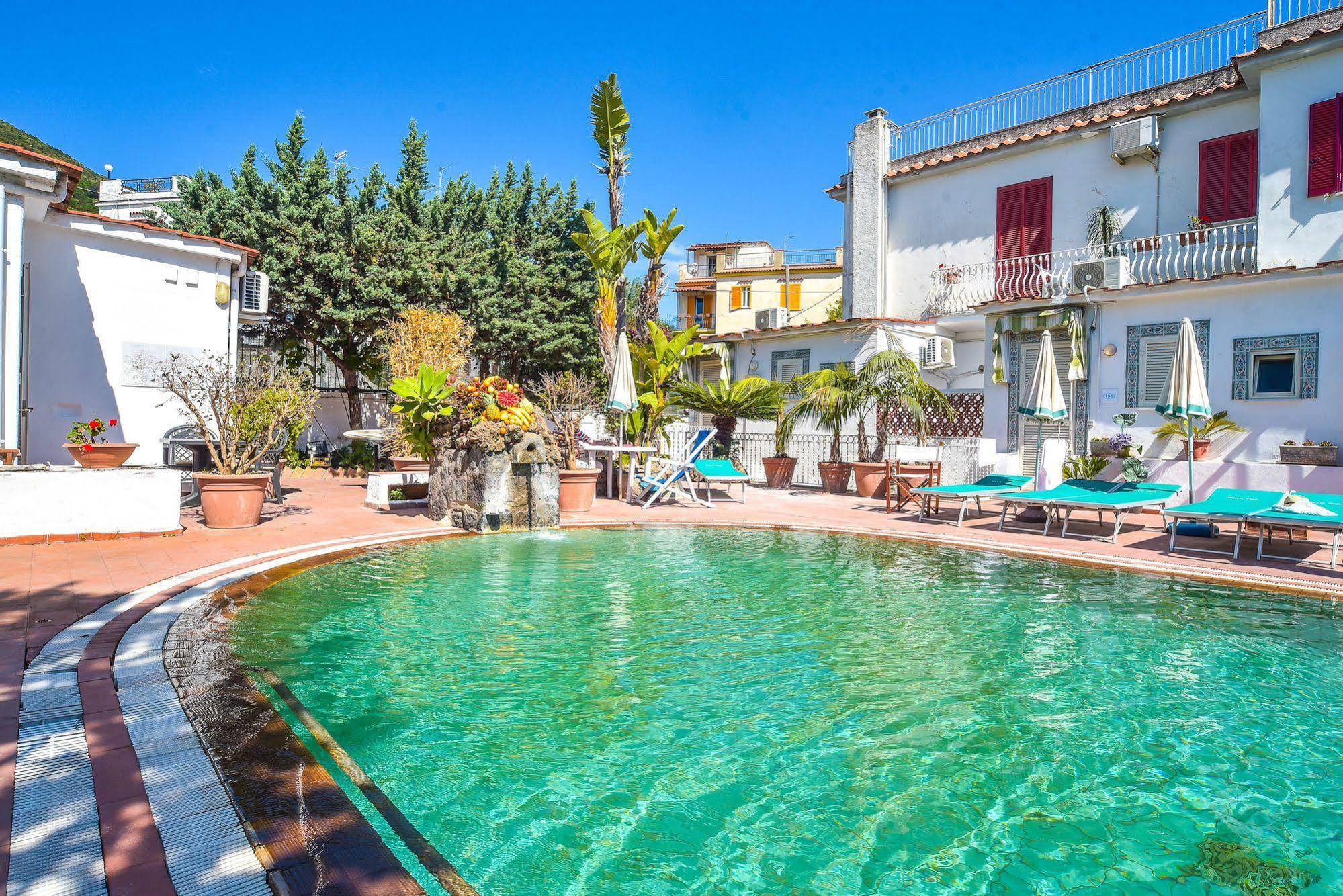 Charme Hotel La Villa Tina Искья Экстерьер фото